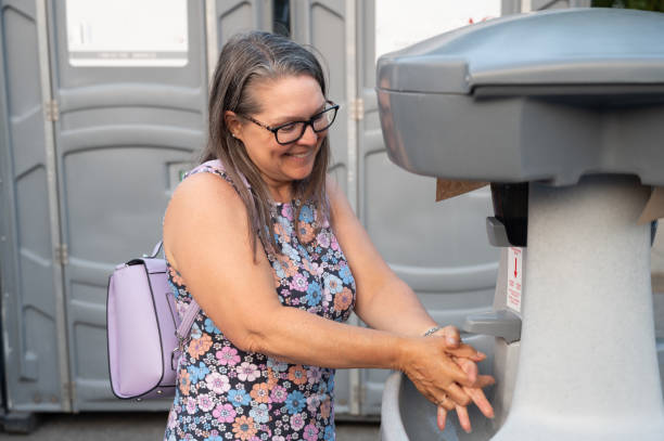 Best Portable toilet rental cost  in Urbandale, IA